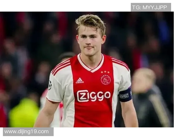 德里赫特重返训练场，引起球队骚动