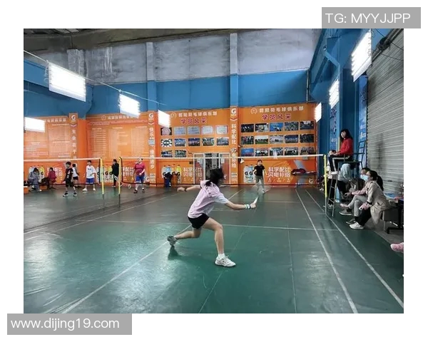 成都羽毛球队团队协作引发热议球员间配合与默契的争议探讨